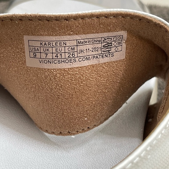 Vionic Karleen Wedge Sandals - Leather ivory white size 9 - Picture 12 of 12